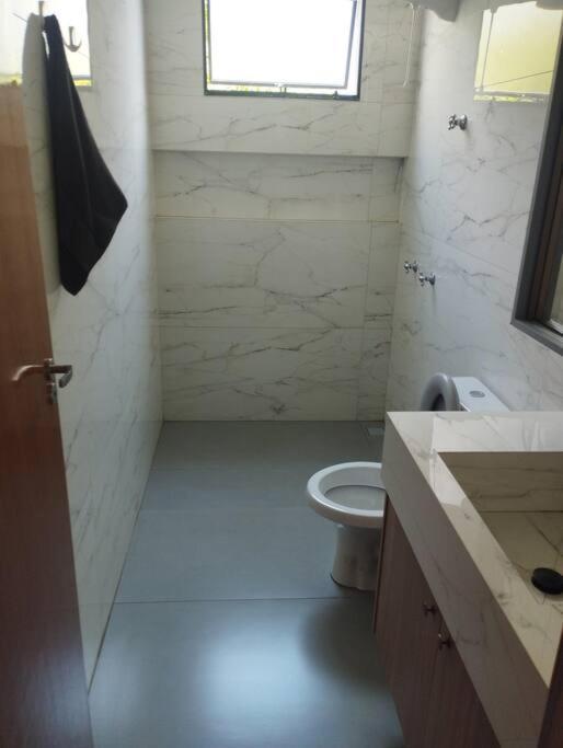 Linda Casa Com Piscina *